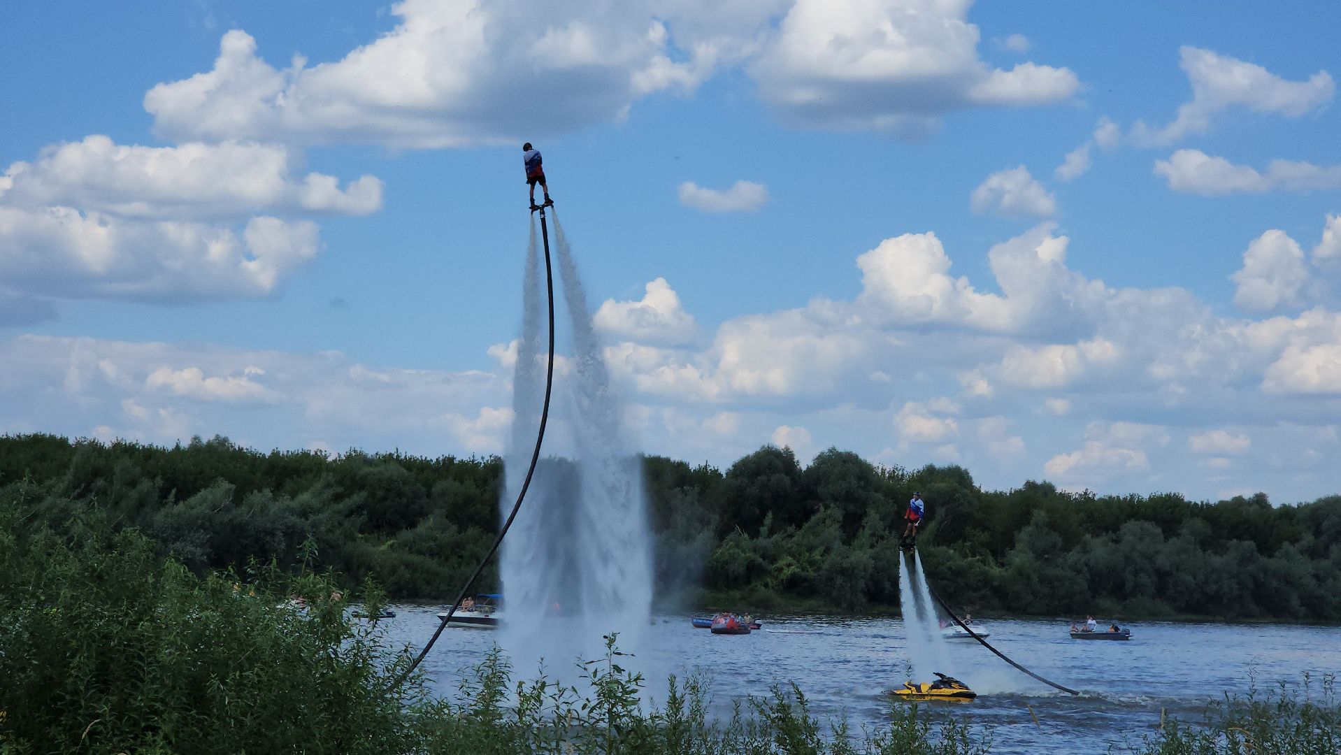 кашира, набережная оки, день города, флайборд, водное шоу, дымовые шашки, флаги,