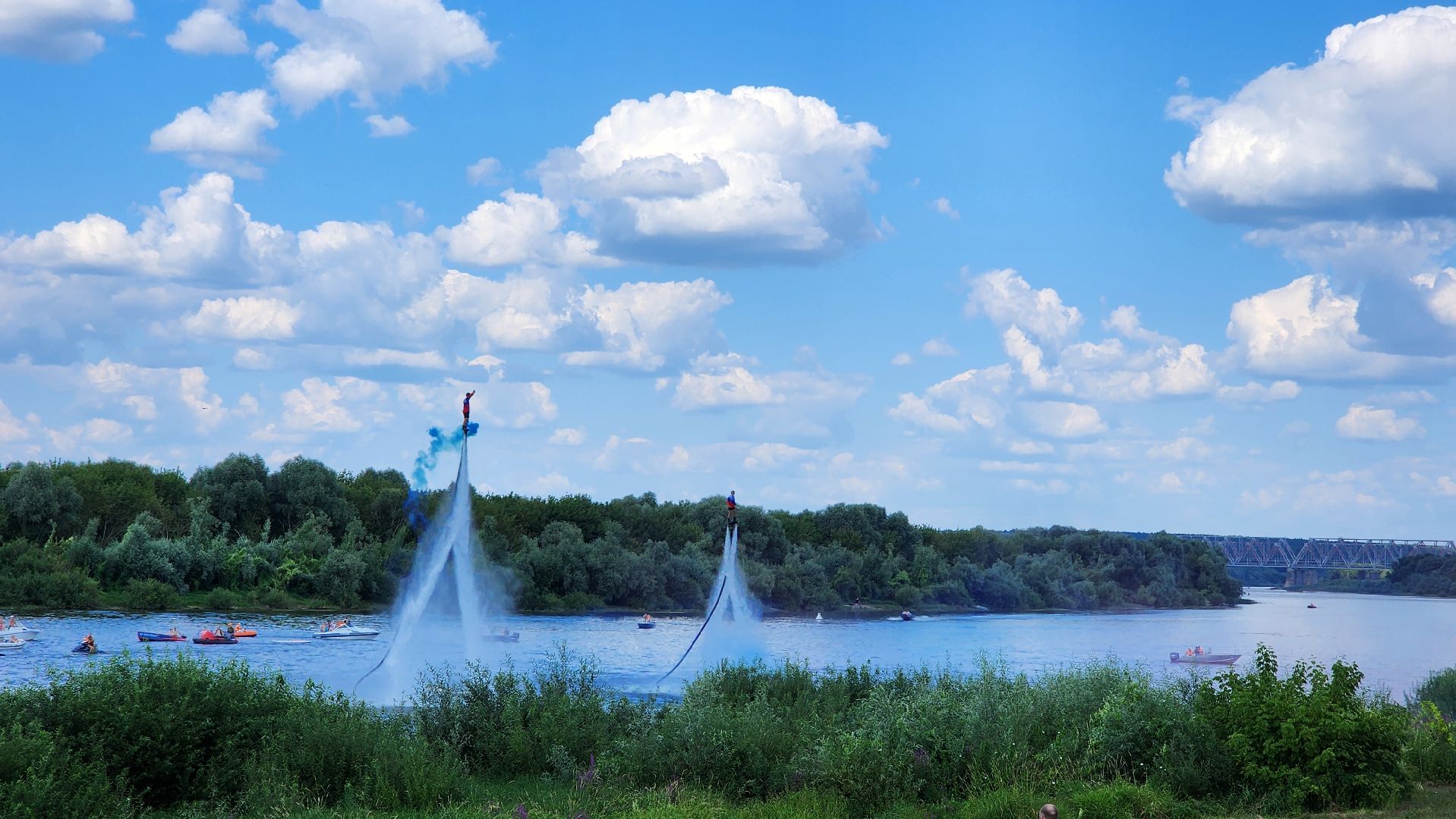 кашира, набережная оки, день города, флайборд, водное шоу, дымовые шашки, флаги,