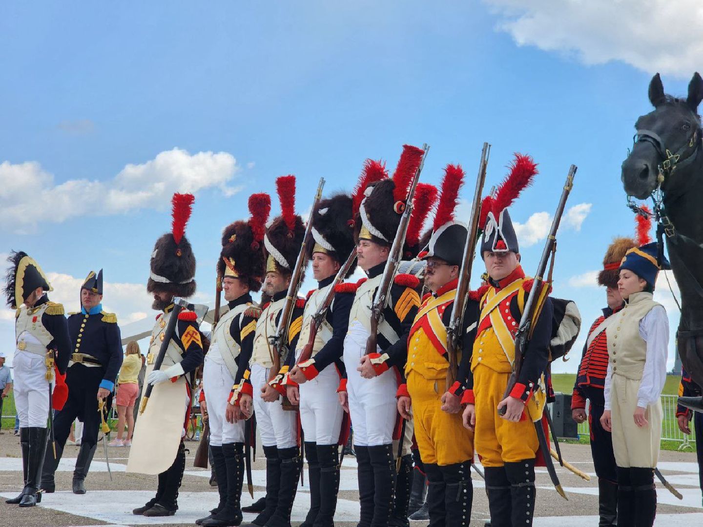 можайск, можайский городской округ, подмосковье, бородинское поле, фестиваль, живые шахматы, реконструкторы, шахматная партия, игра в шахматы,