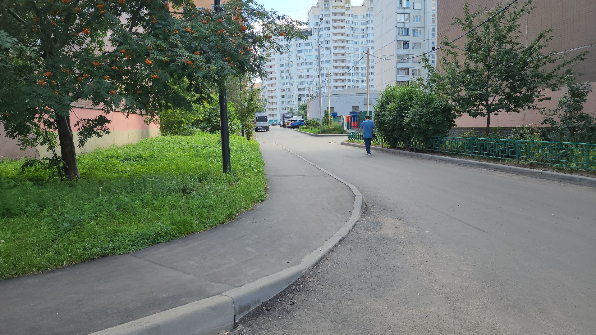 комплексное благоустройство двора, модернизация детской площадки,