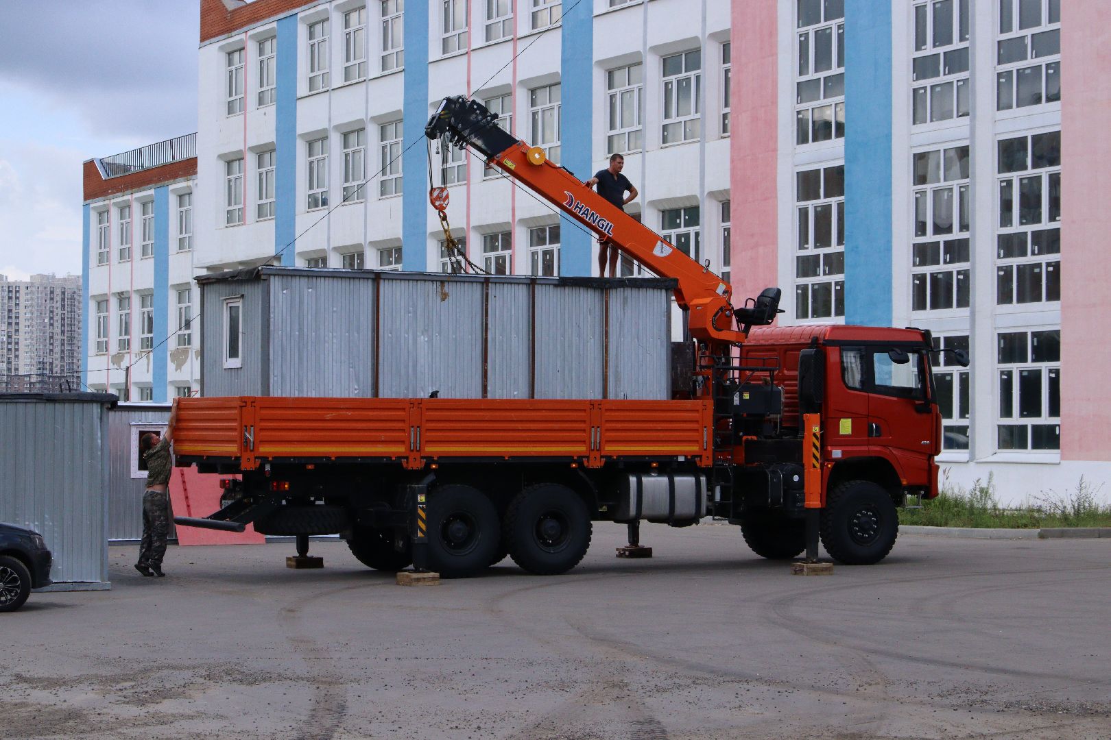 дзержинский, школа 7, реконструкция, андроник пак, ремонт, роман камелев, юлия шабанова, мария лобова,