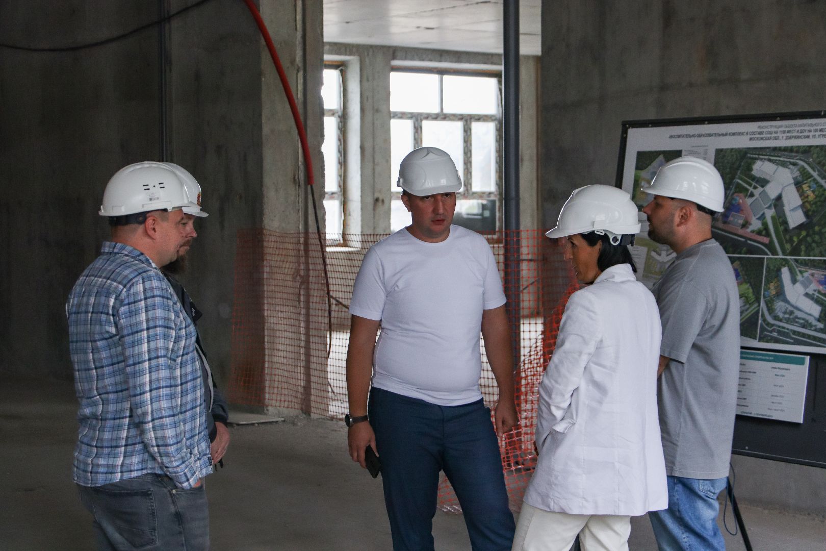 дзержинский, школа 7, реконструкция, андроник пак, ремонт, роман камелев, юлия шабанова, мария лобова,