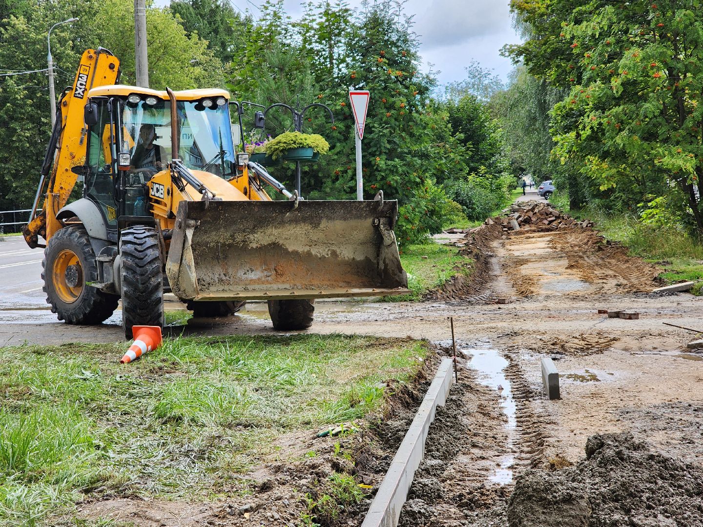 Чехов, улица Чехова, строительство тротуара, дорожный ремонт, нацпроект Безопасные и качественные автодороги, Мосавтодор,