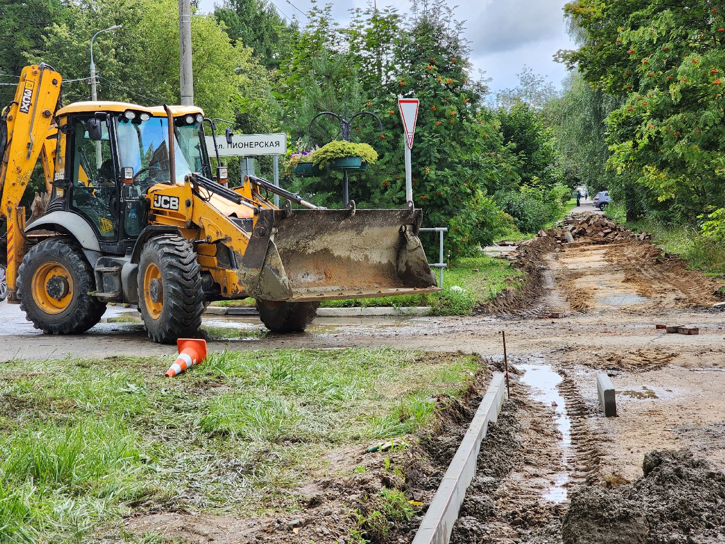 Чехов, улица Чехова, строительство тротуара, дорожный ремонт, нацпроект Безопасные и качественные автодороги, Мосавтодор,