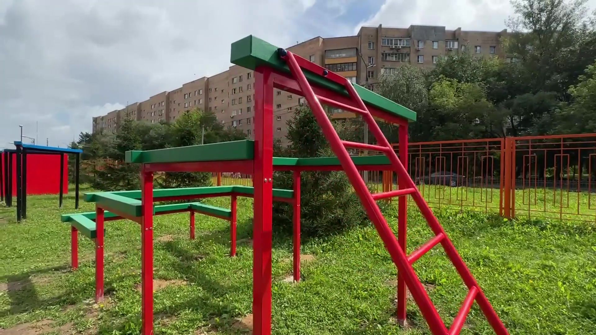 Реутов, полоса препятствий, спорт, военная подготовка, лестница, разрушенный мост, патриотизм,