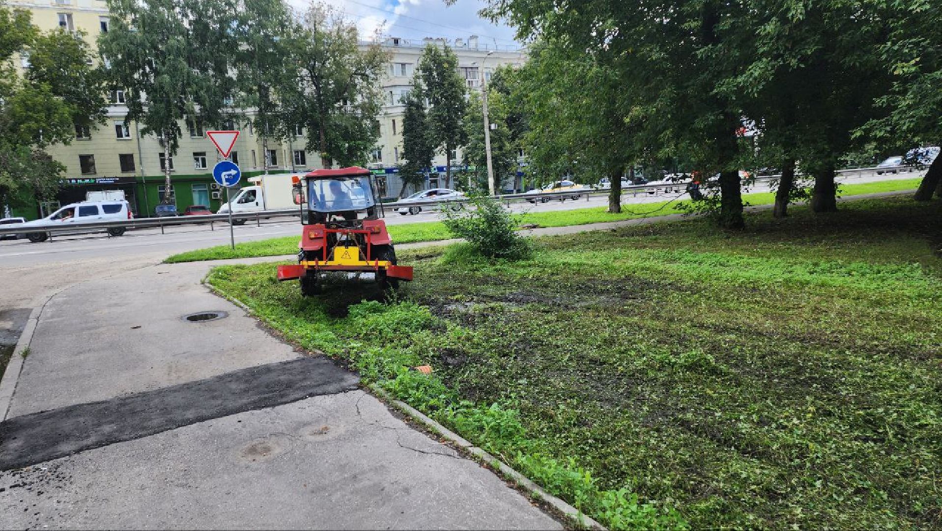 Люберцы, покос травы, территория, скверы,