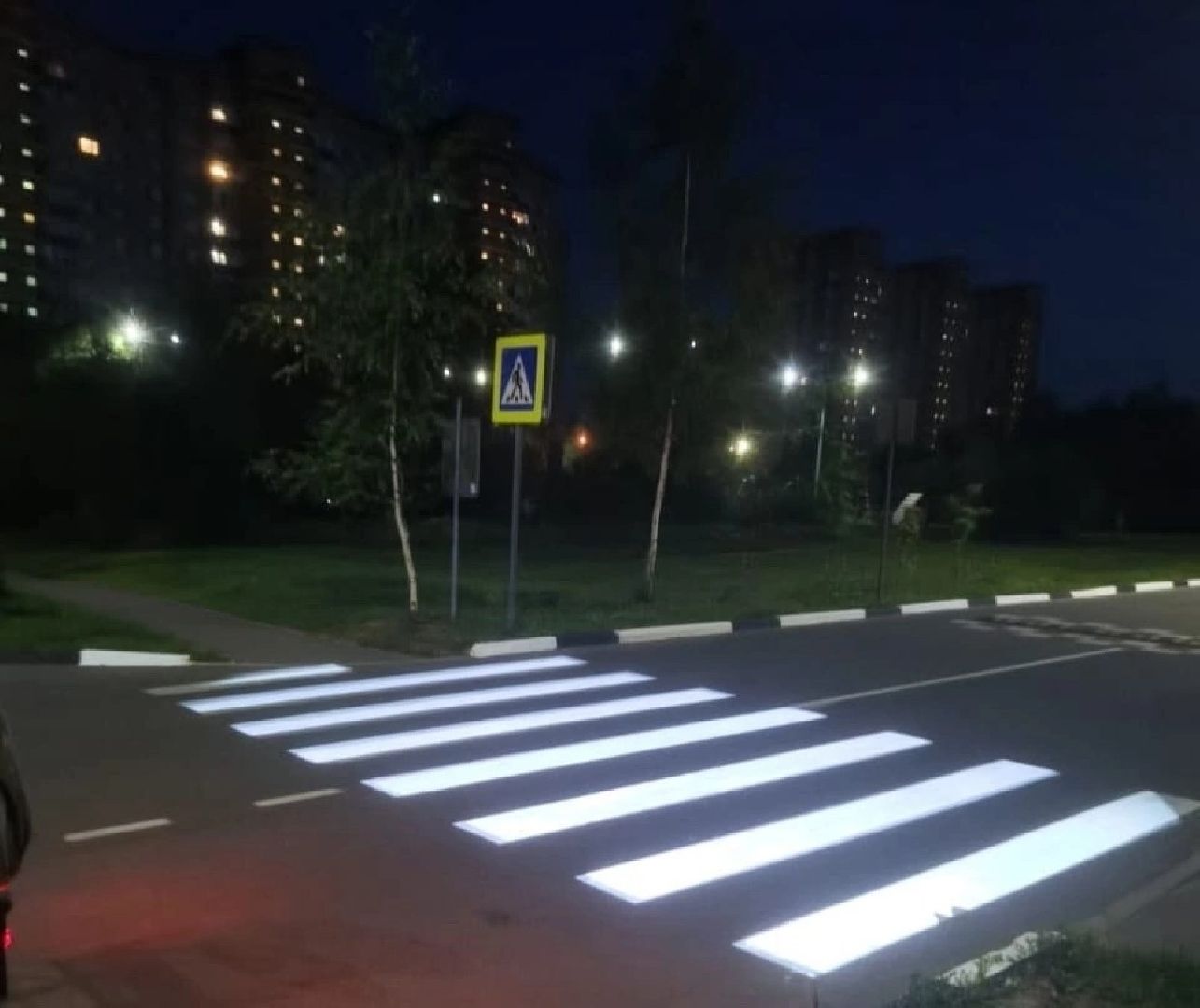 умный переход, проекционный прожектор, безопасность на дорогах, власиха БДД, Власиха Школьный,