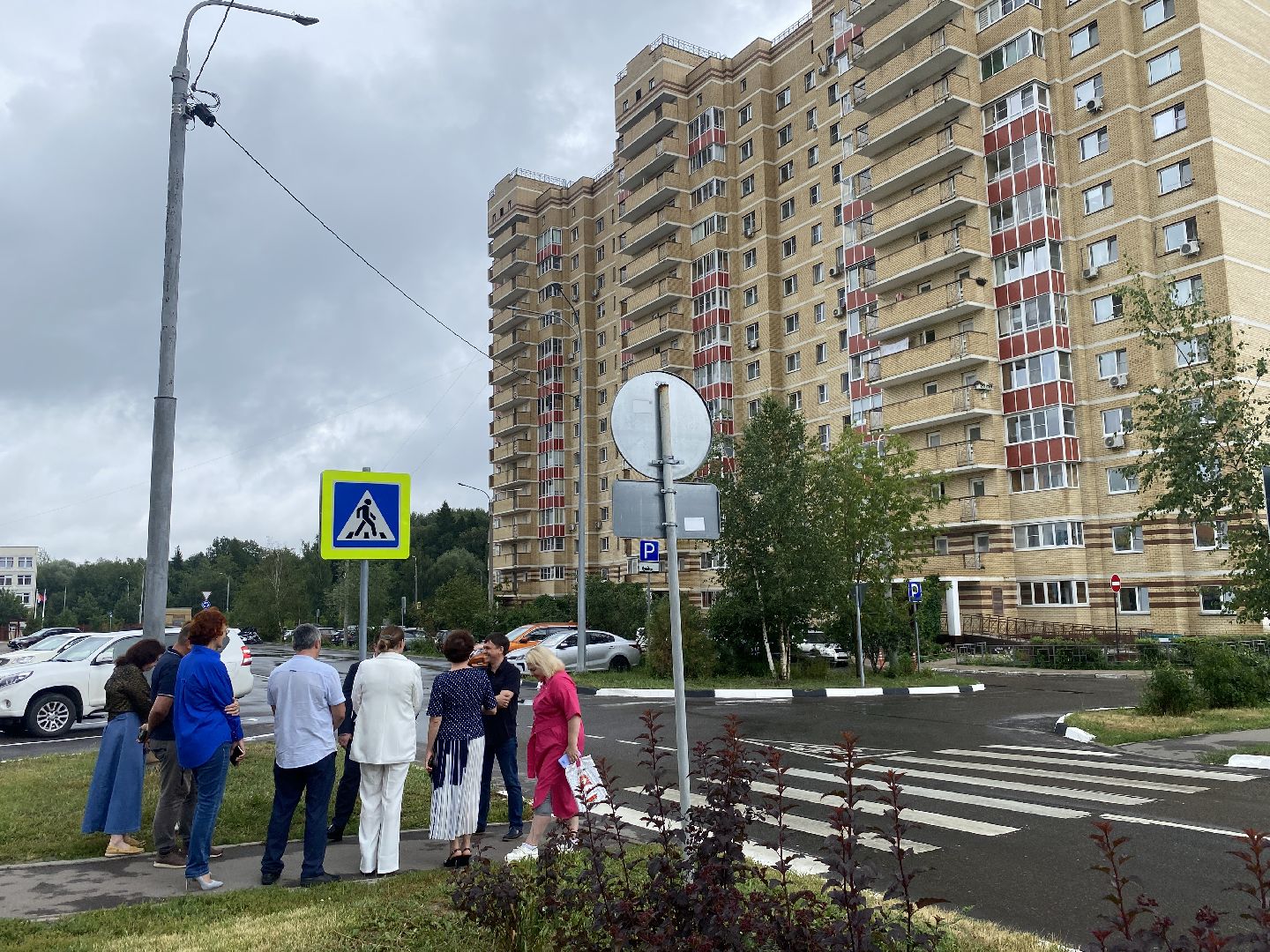 умный переход, проекционный прожектор, безопасность на дорогах, власиха БДД, Власиха Школьный,