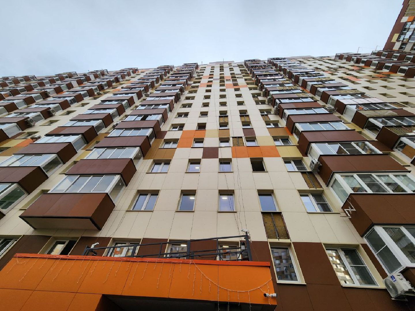 ремонт фасада, ремонт фасада дома, зеленые аллеи 17, выездная администрация, ленинский округ,демонтаж фасадных панелей,