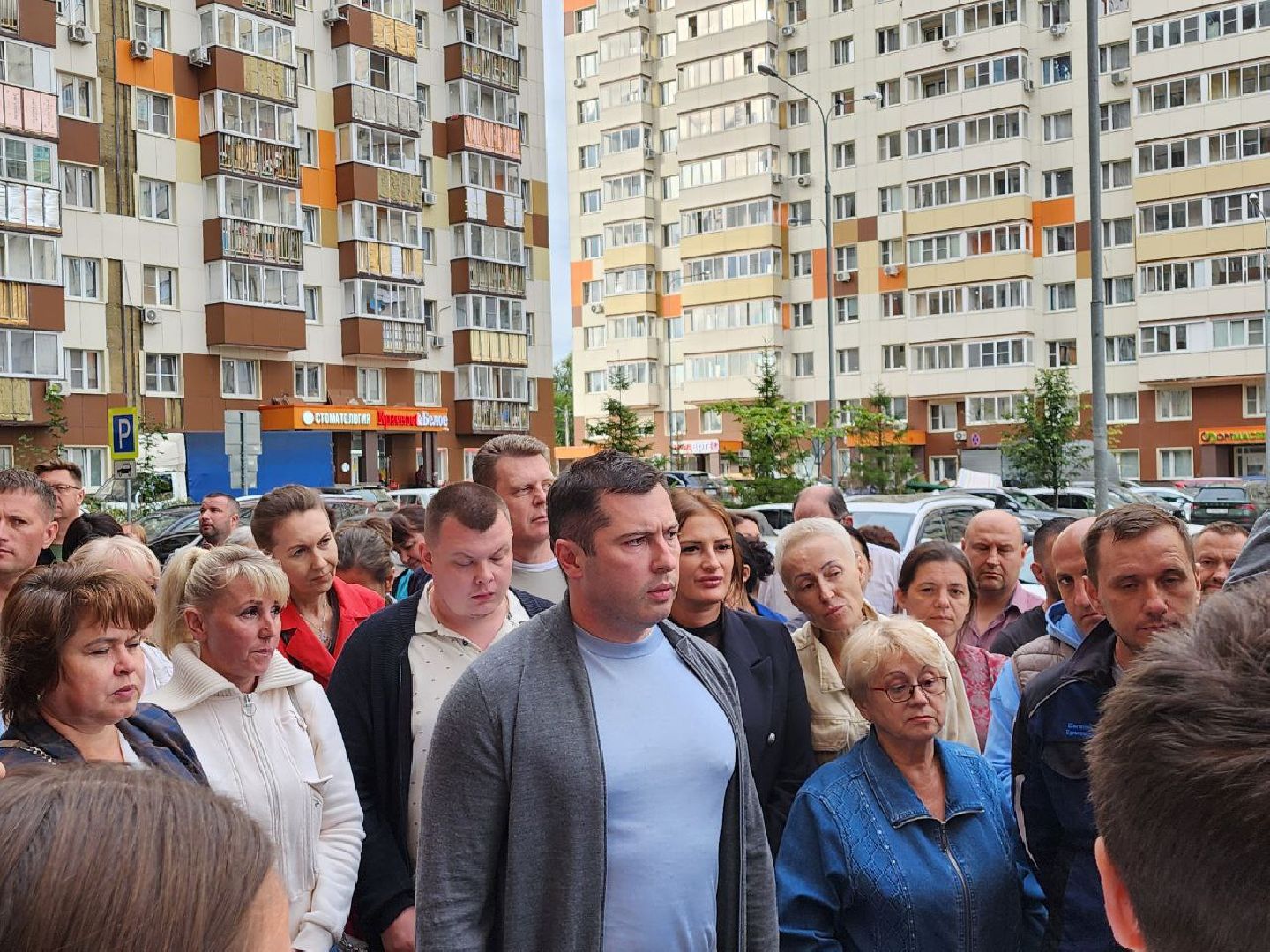 ремонт фасада, ремонт фасада дома, зеленые аллеи 17, выездная администрация, ленинский округ,демонтаж фасадных панелей,