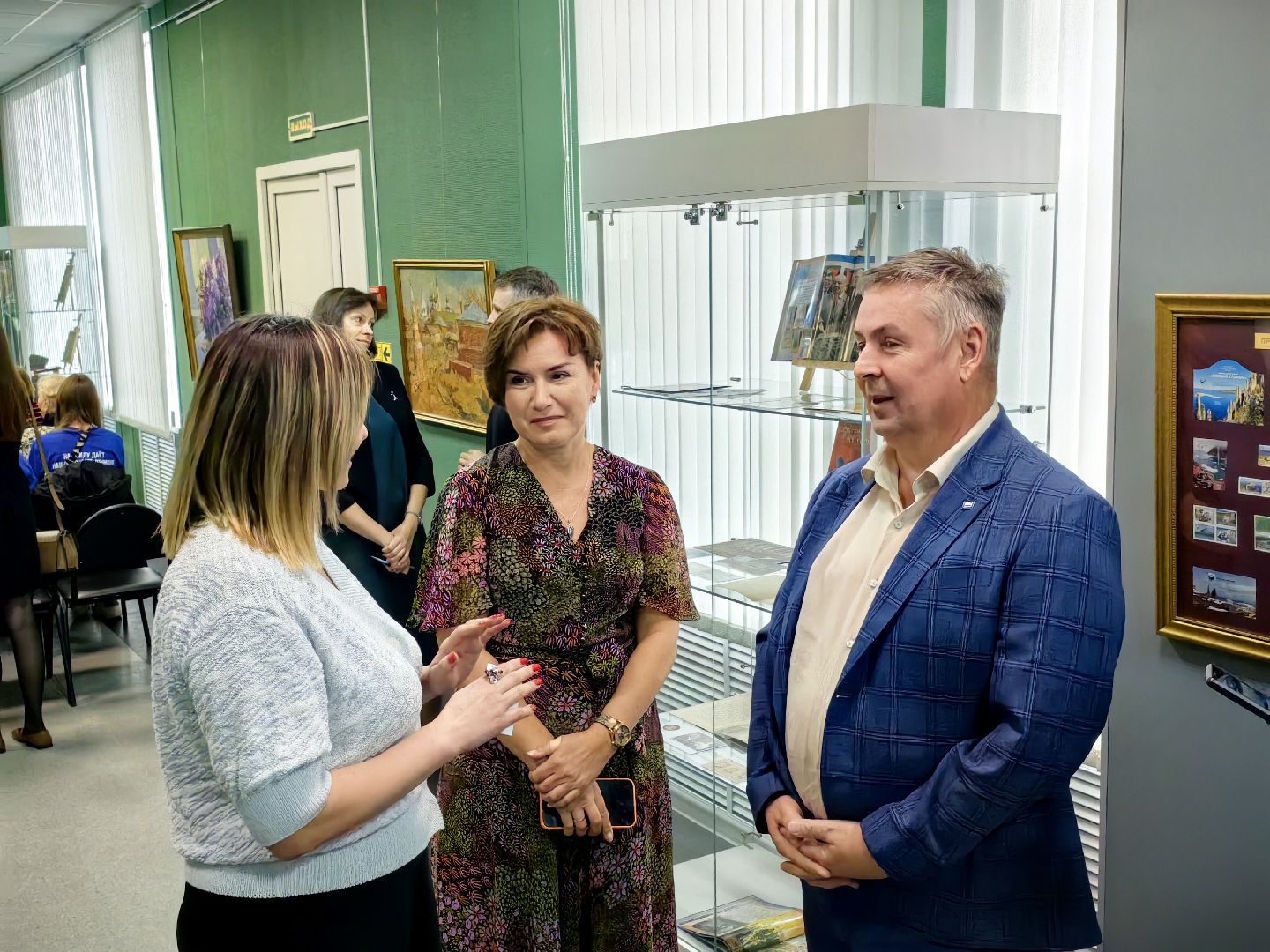 галерея, картины, марки, музей, выставка, союз художников, щёлково,