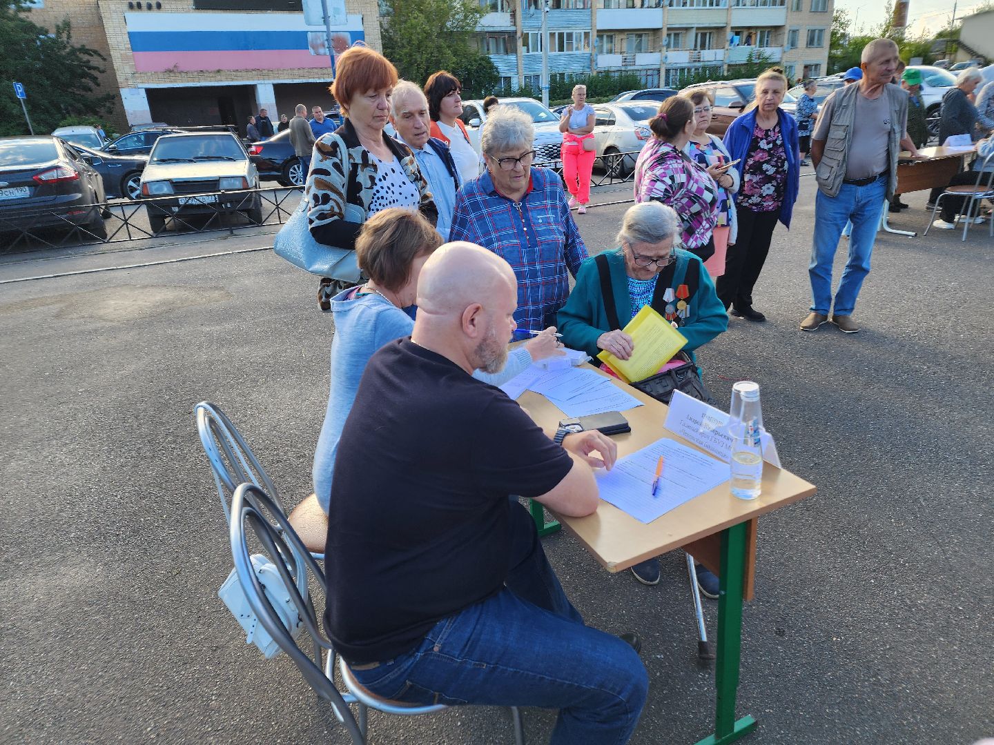 Чехов, село Новый Быт, выездная администрация, встреча с жителями, ветеран труда, льготные лекарства, медицинские услуги, новая больница, глава округа михаил собакин,
