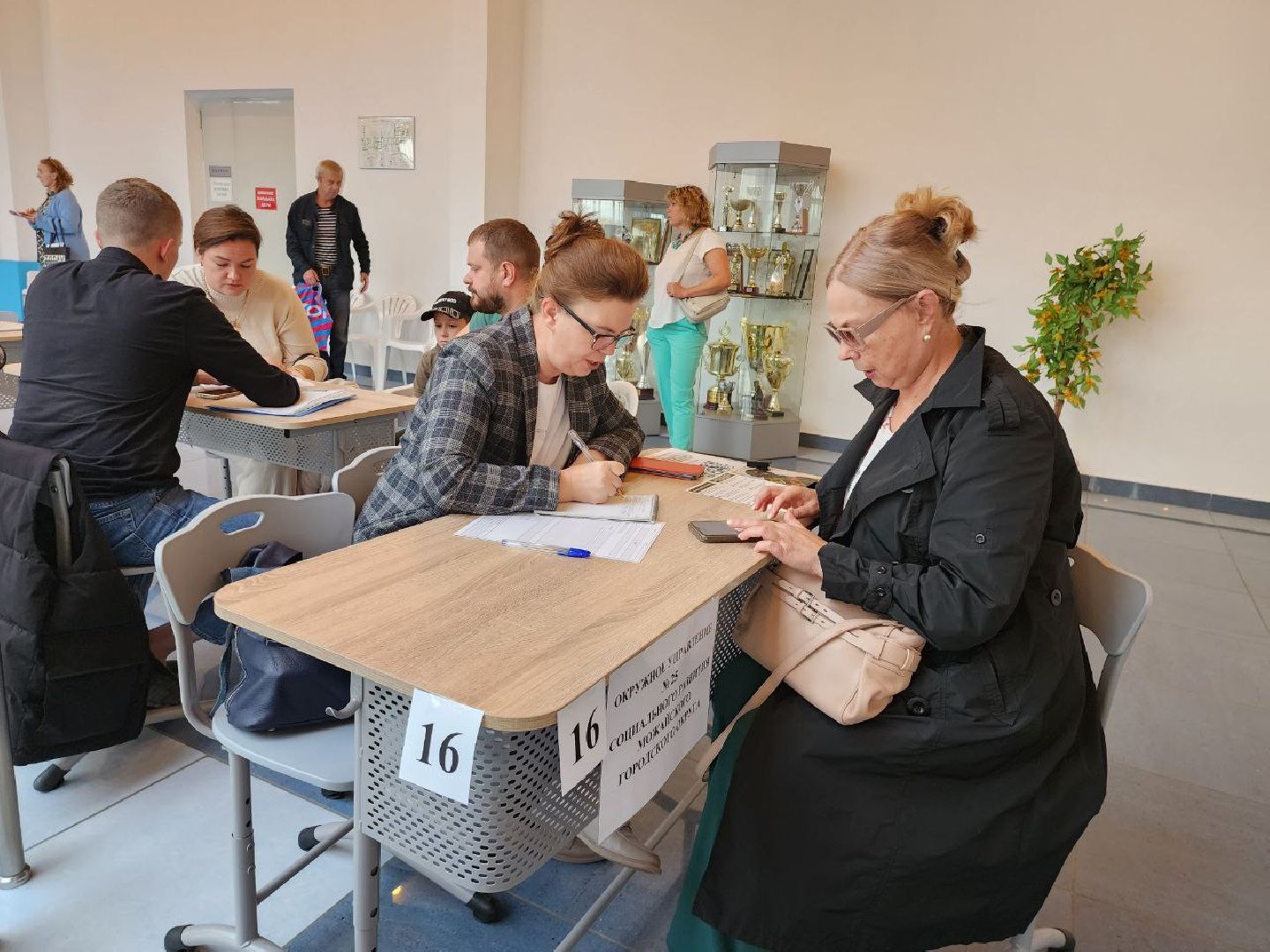 можайск, Можайский городской округ, подмосковье, министр ЖКХ МО, жкх, выездная администрация, встреча с жителями, обращения жителей,