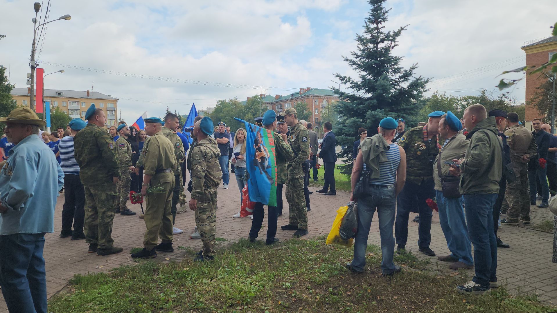 Союз десантников, День ВДВ, митинг, торжественный митинг, Юрий Прохоров, Константин Гордеев, Афган-Чечня-Россия, мемориал, ул фрунзе,