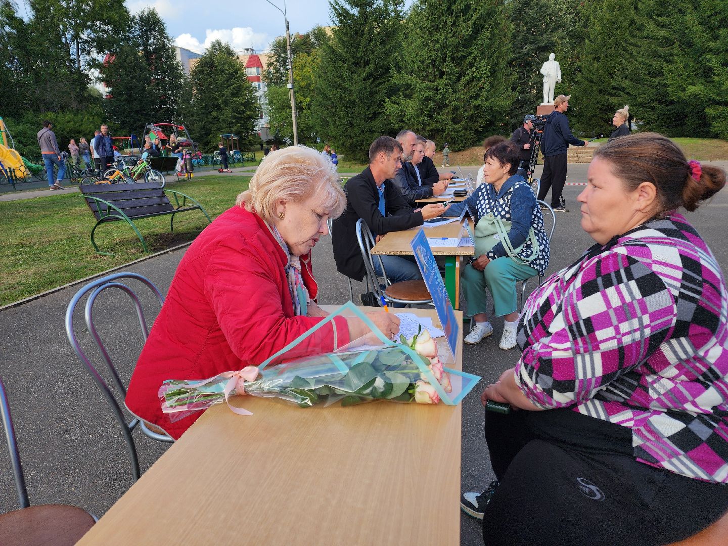 Чехов, село новый быт, выездная администрация, встреча с жителями, многодетная мать, медицинские услуги, прописка, земельный участок, минздрав мо,