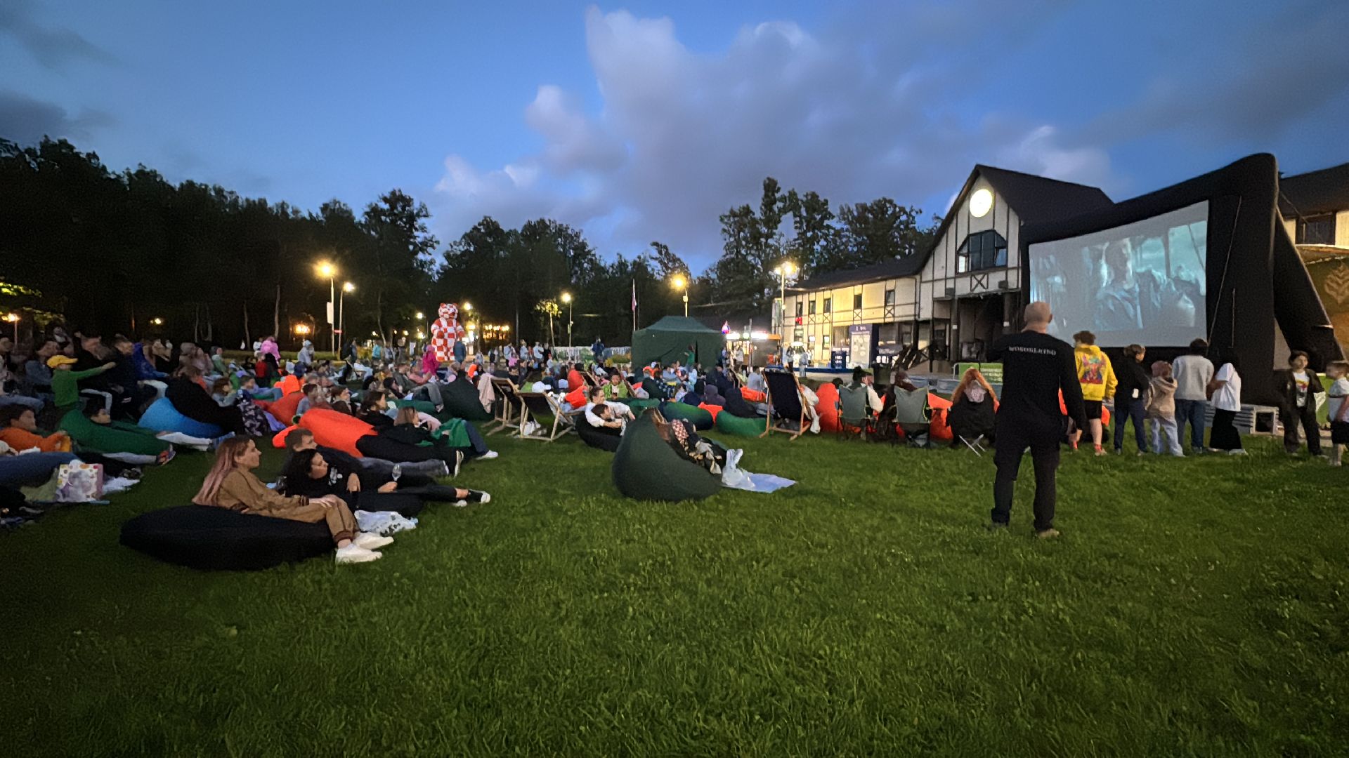 Одинцово, Кинопоказы в парке, Летучий корабль,