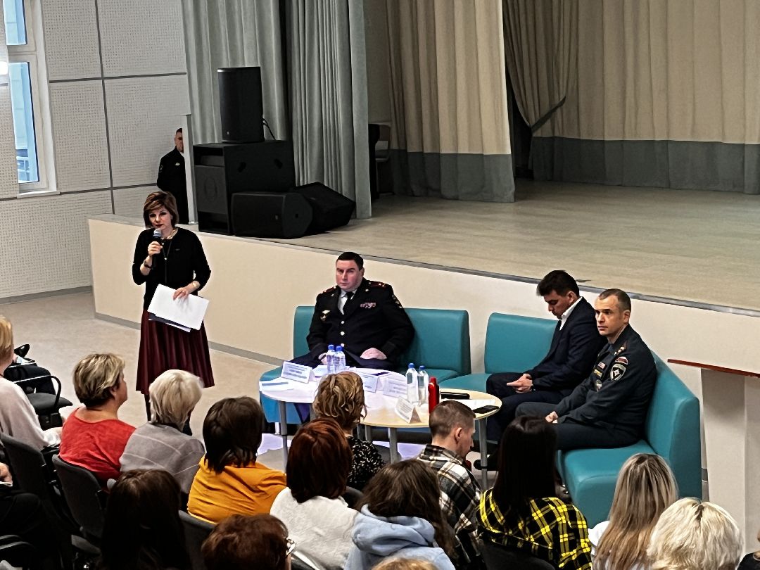 Можайск, общество