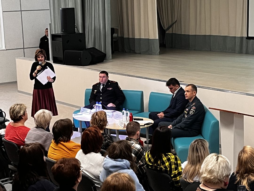 Можайск, общество