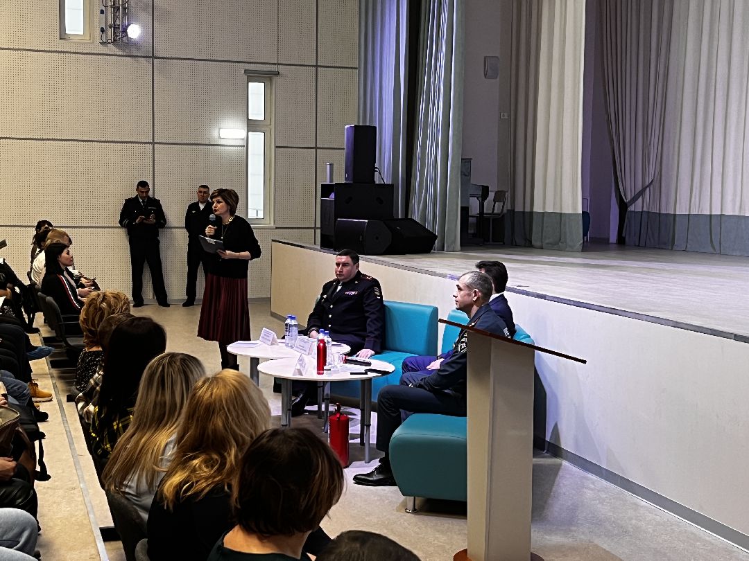 Можайск, общество