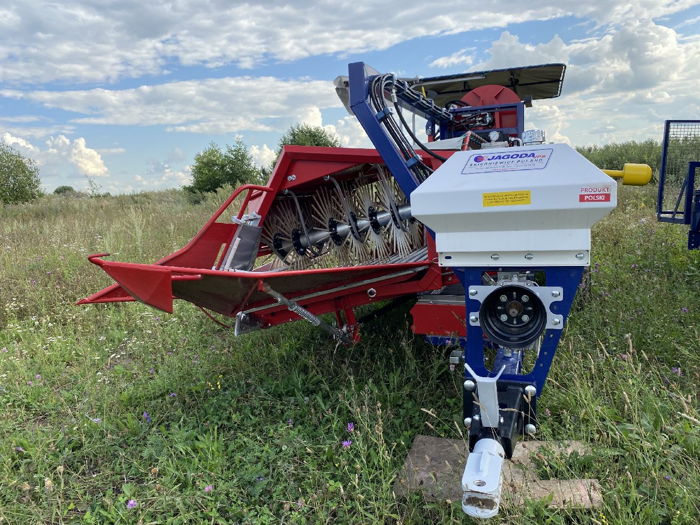 Коломна, сельское хозяйство, фермерское хозяйство, вишневый сад, новые комбайны,