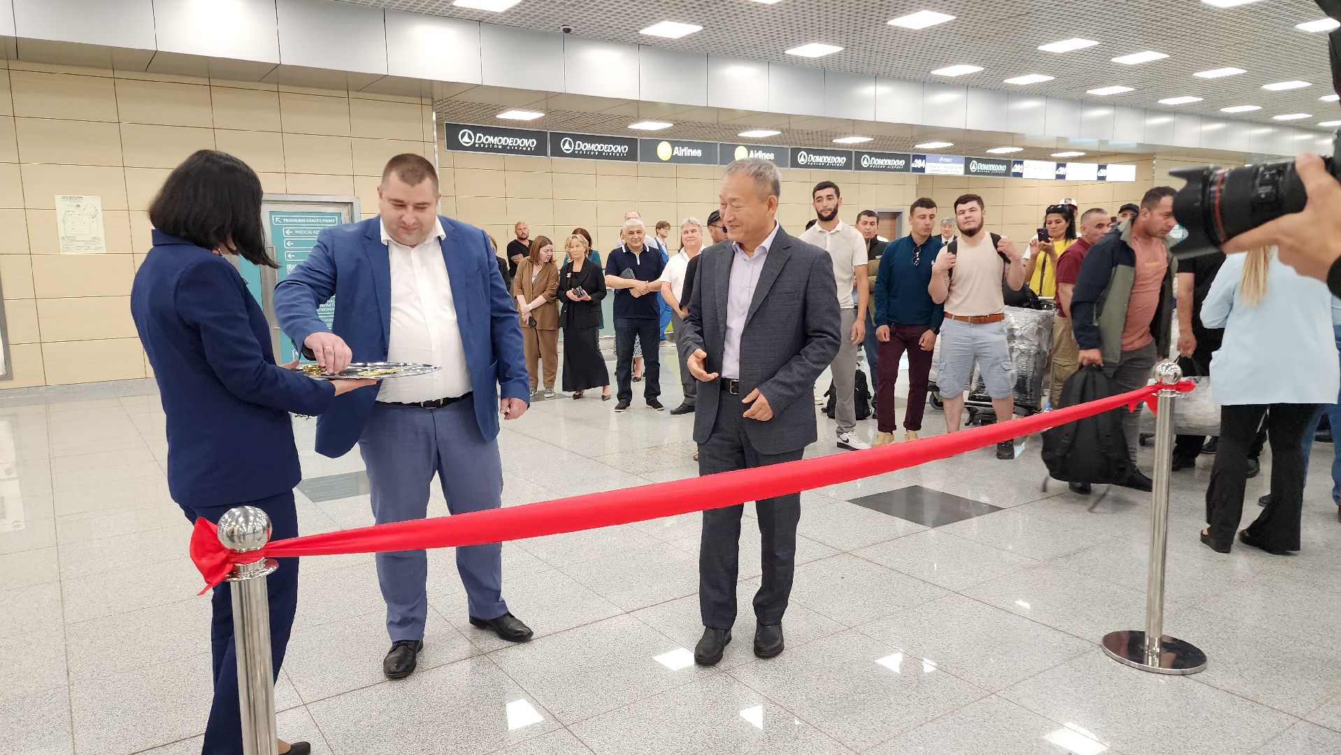 домодедово, Аэропорт Домодедово, Подмосковье, Самолет, Воздушная гавань, новые рейсы, терминал Т2, Узбекистан, Средняя азия, Авиапассажиры,