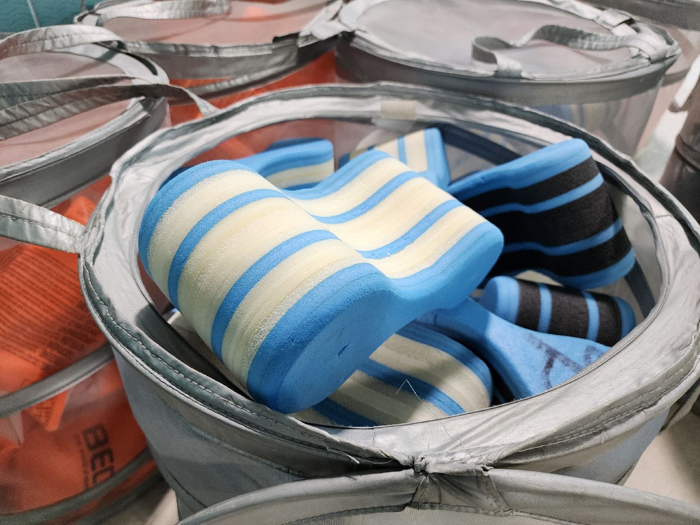 бассейн, бассейн видное, бассейн развилка, дельфин маудоц, ленинский округ, андрей шишин,