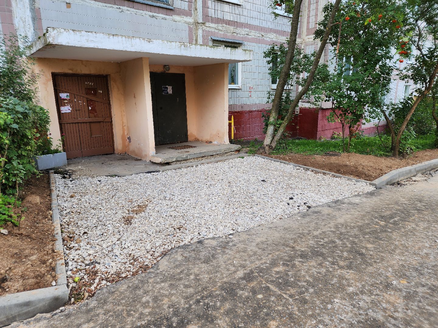 Чехов, улица Дружбы, комплексное благоустройство, двор, дворовая территория, парковки, проезды, тротуары, пешеходная дорожка, формирование комфортной городской среды,