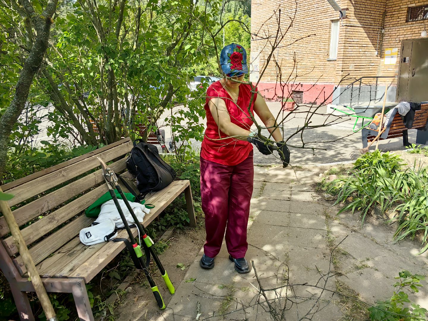 бригада, трудовое лето, благоустровйство, цветники, полив, звездный городок,