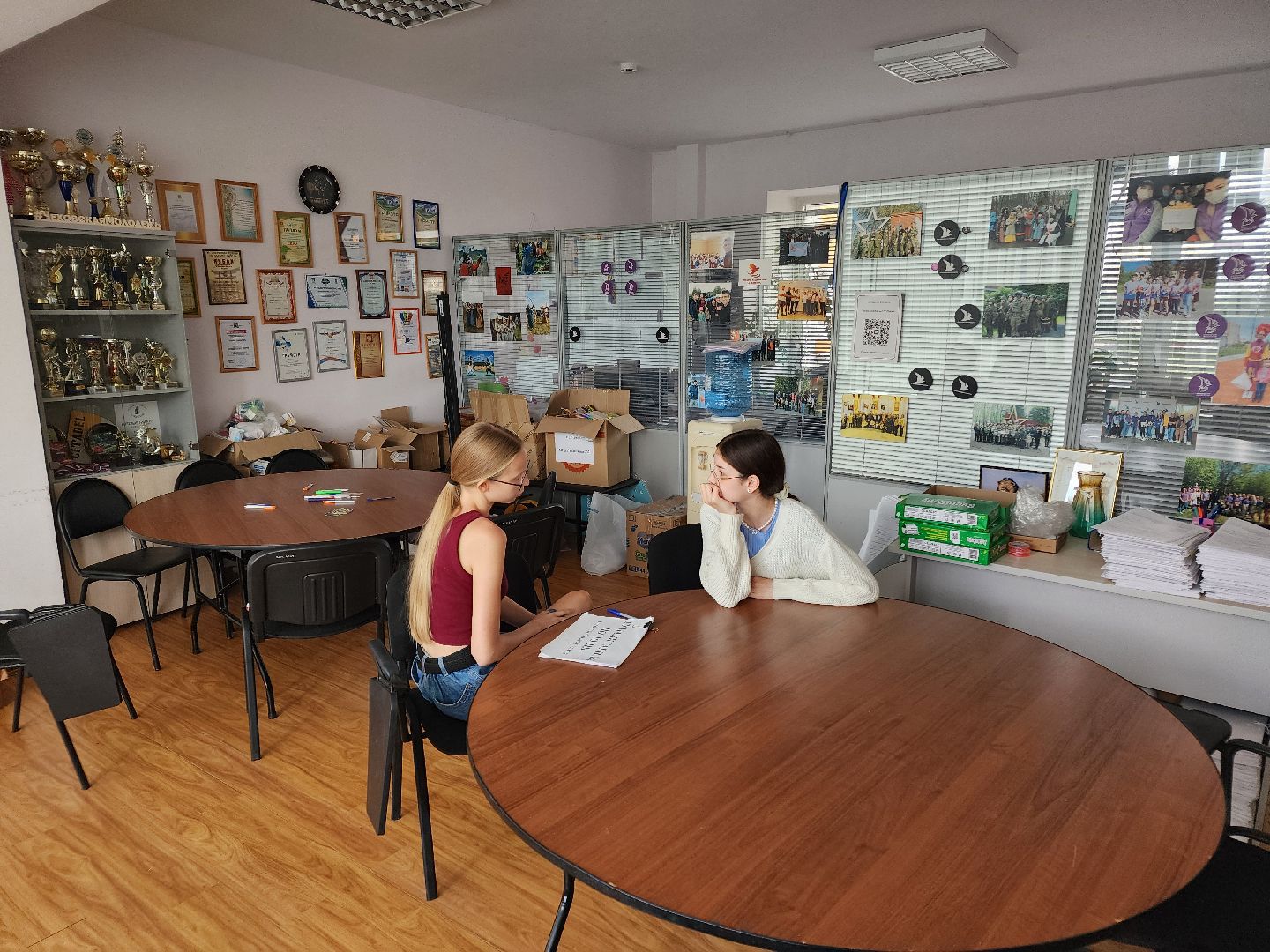 Чехов, дворец культуры Дружба, пункт сбора гуманитарной помощи, помощь жителям Курской области, поддержка, губернатор московской области,