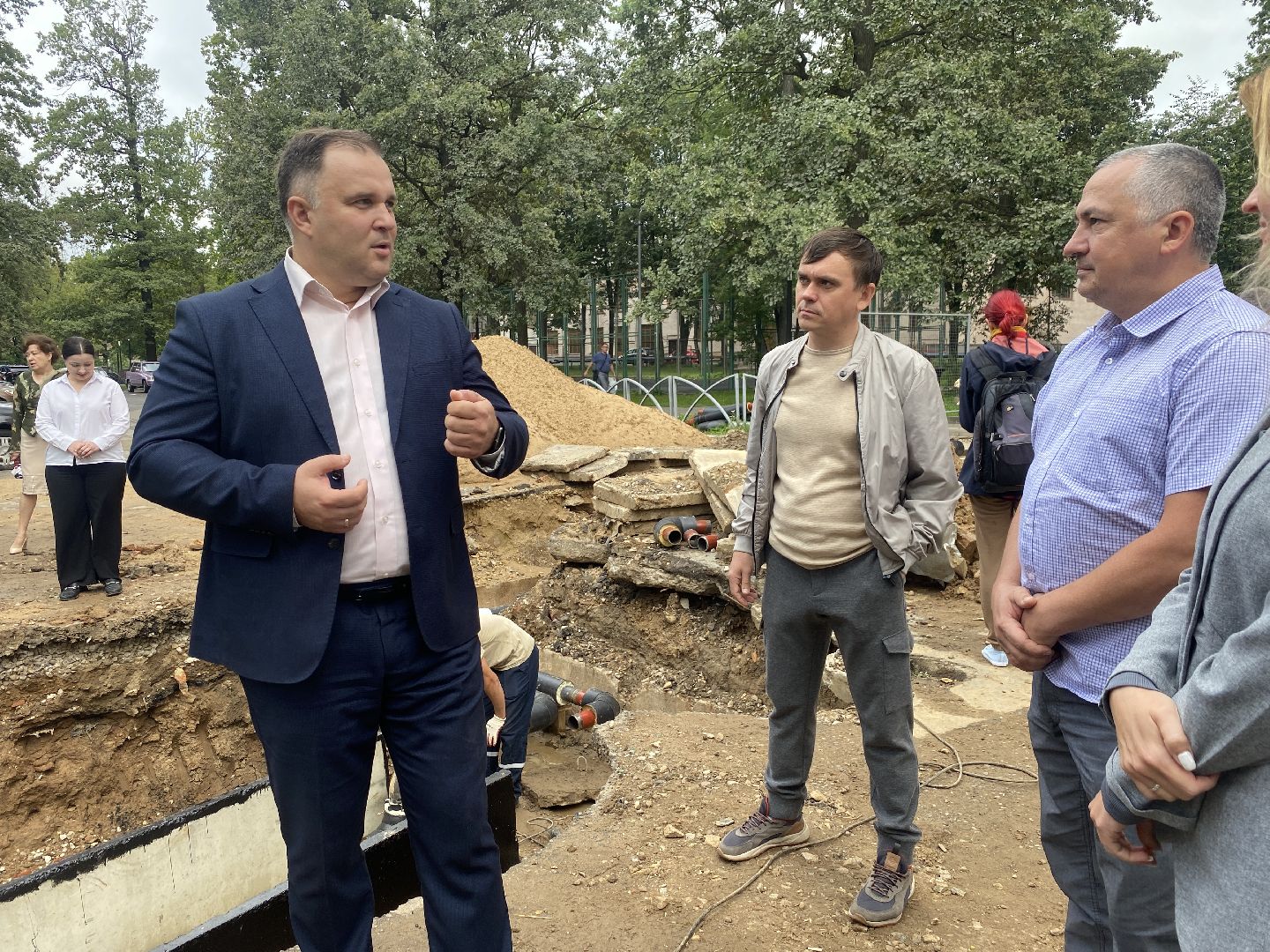 ремонт трубопровода, капремонт сетей отопления, капремонт сетей во власихе, отопление школа Попова, замена труб отопления,