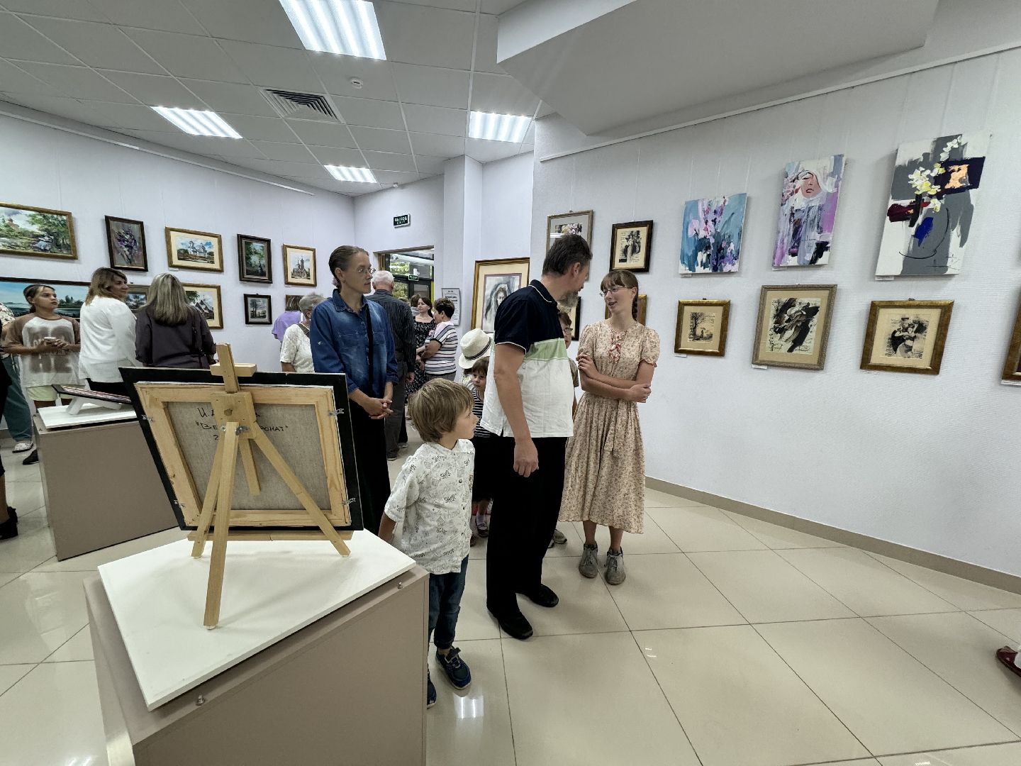 выставка, открытие выставки, заслуженный художник, культура,