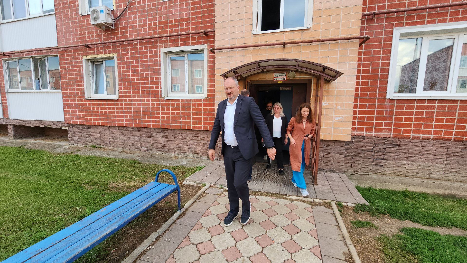 кашира, обход территорий, жк березовая роща, уборка территорий, футбольная площадка,