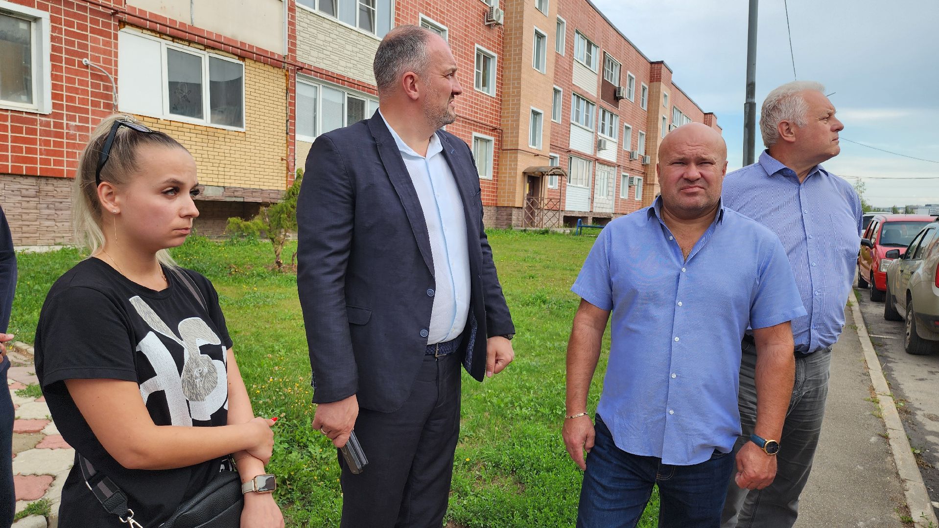 кашира, обход территорий, жк березовая роща, уборка территорий, футбольная площадка,