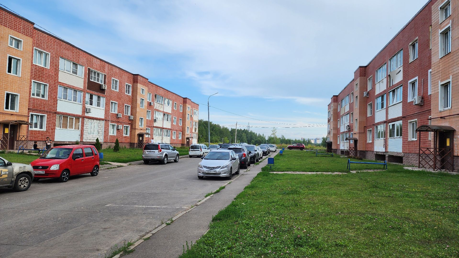 кашира, обход территорий, жк березовая роща, уборка территорий, футбольная площадка,