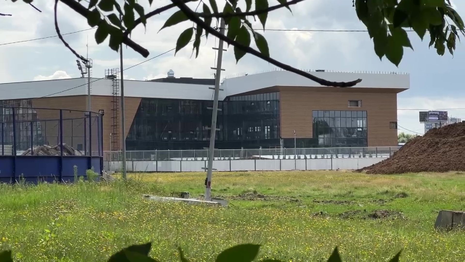 Реутов, спорт, реконструкция, футбольное поле, трибуны, игры, строительство,