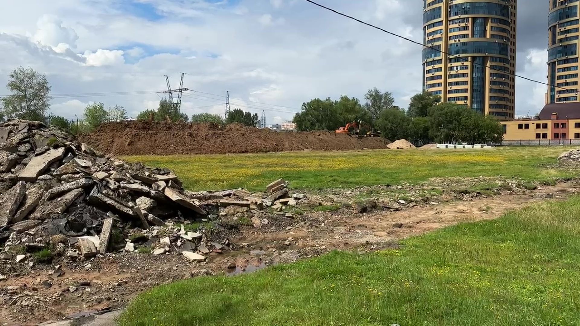 Реутов, спорт, реконструкция, футбольное поле, трибуны, игры, строительство,