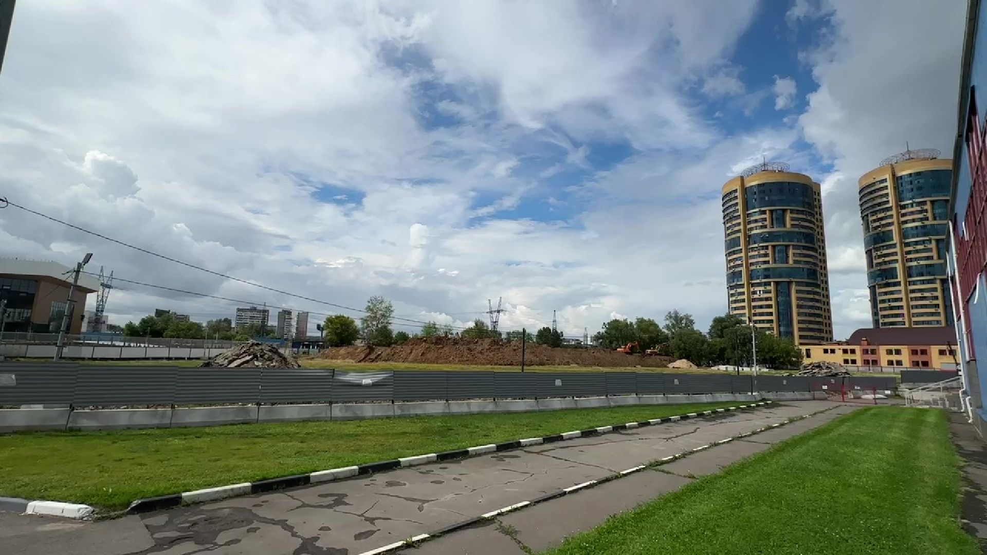 Реутов, спорт, реконструкция, футбольное поле, трибуны, игры, строительство,