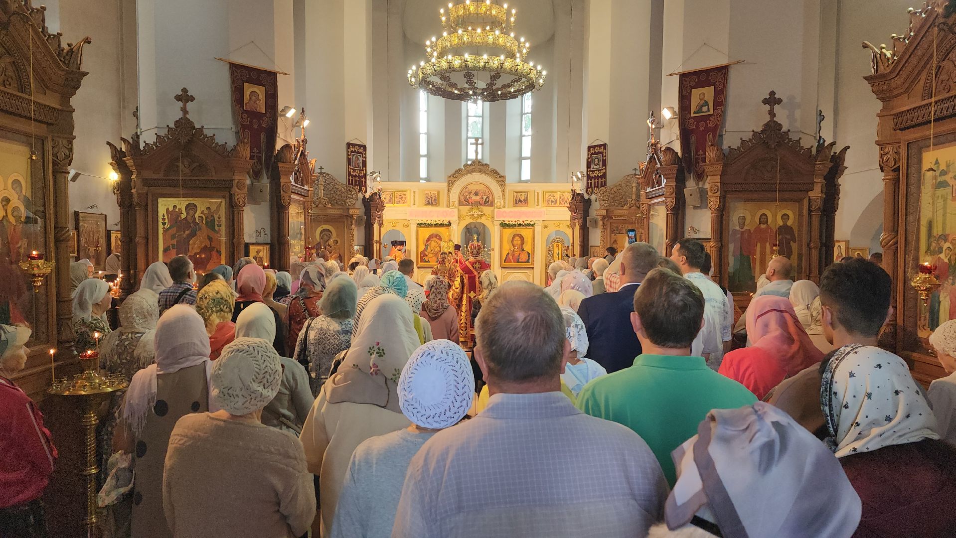 митрополит Куритицкий и Коломенский Павел, литургия, борис аубакиров, Преображенский храм, визит,