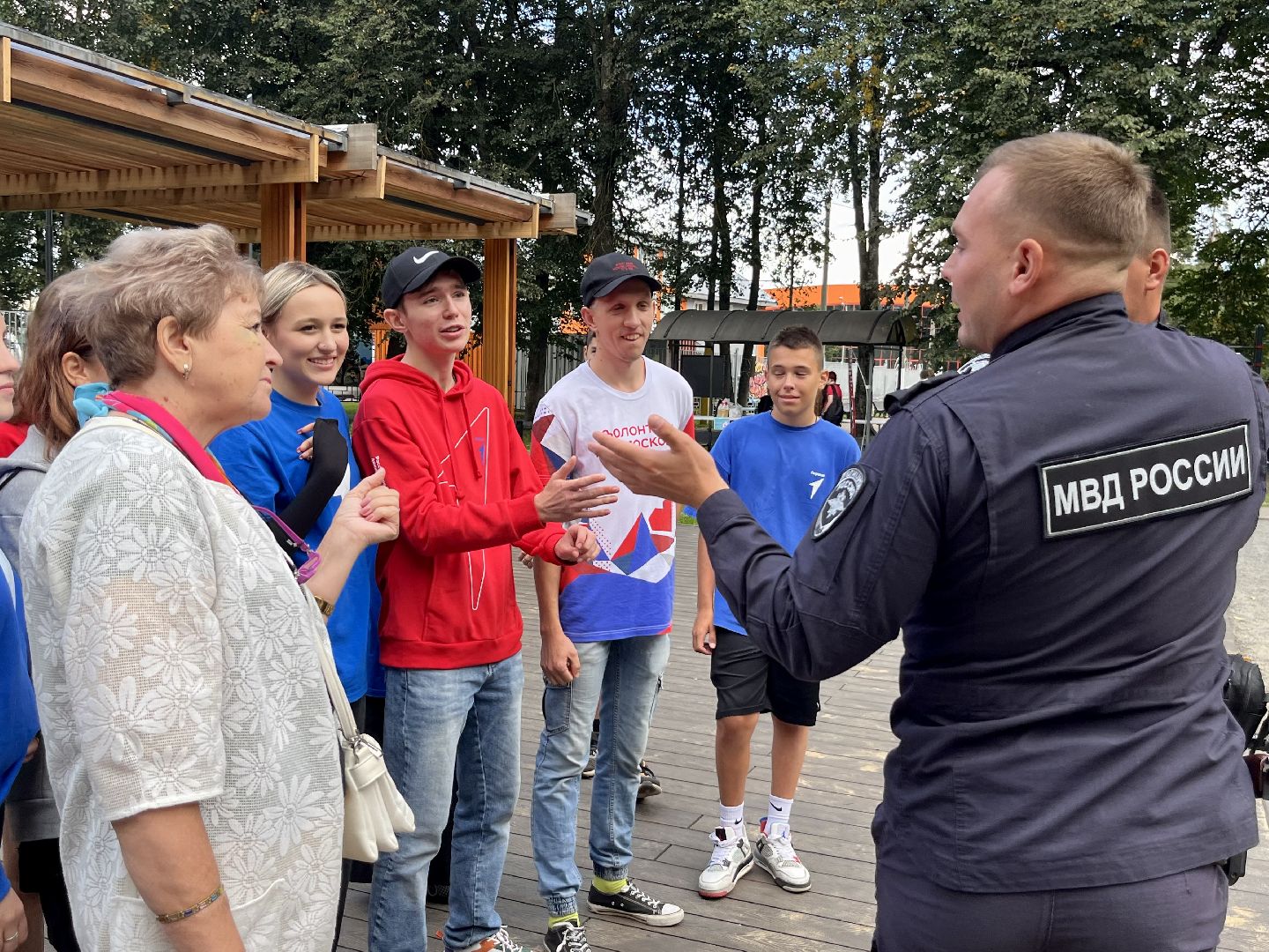зарядка со стражем порядка, полицейские, движение первых наро-фоминск, центральный парк наро-фоминска,