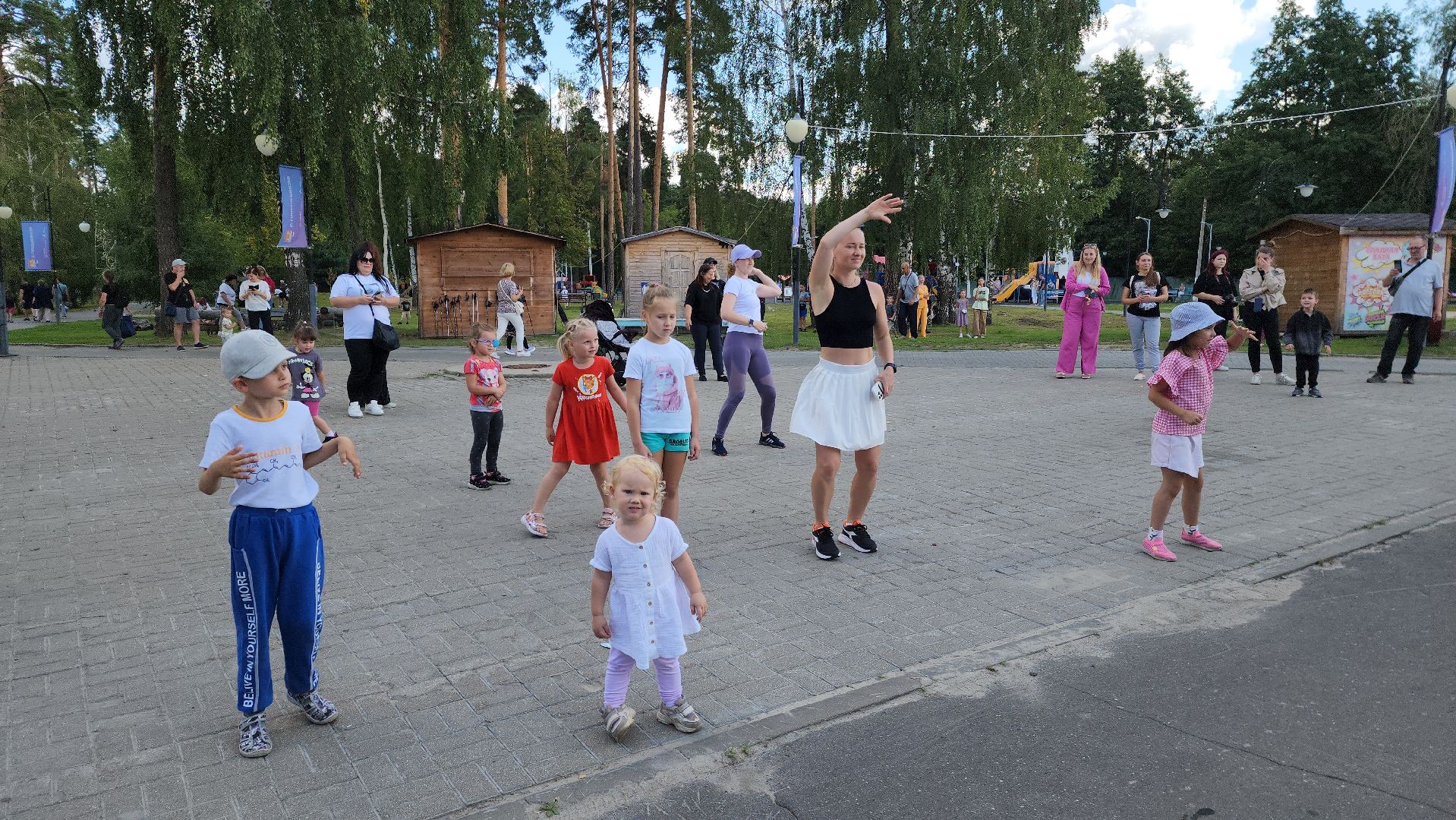 зумба, шатура, мастер-класс по зумба, культурная шатура, день физкультурника,вертикалки, вертикальное видео,