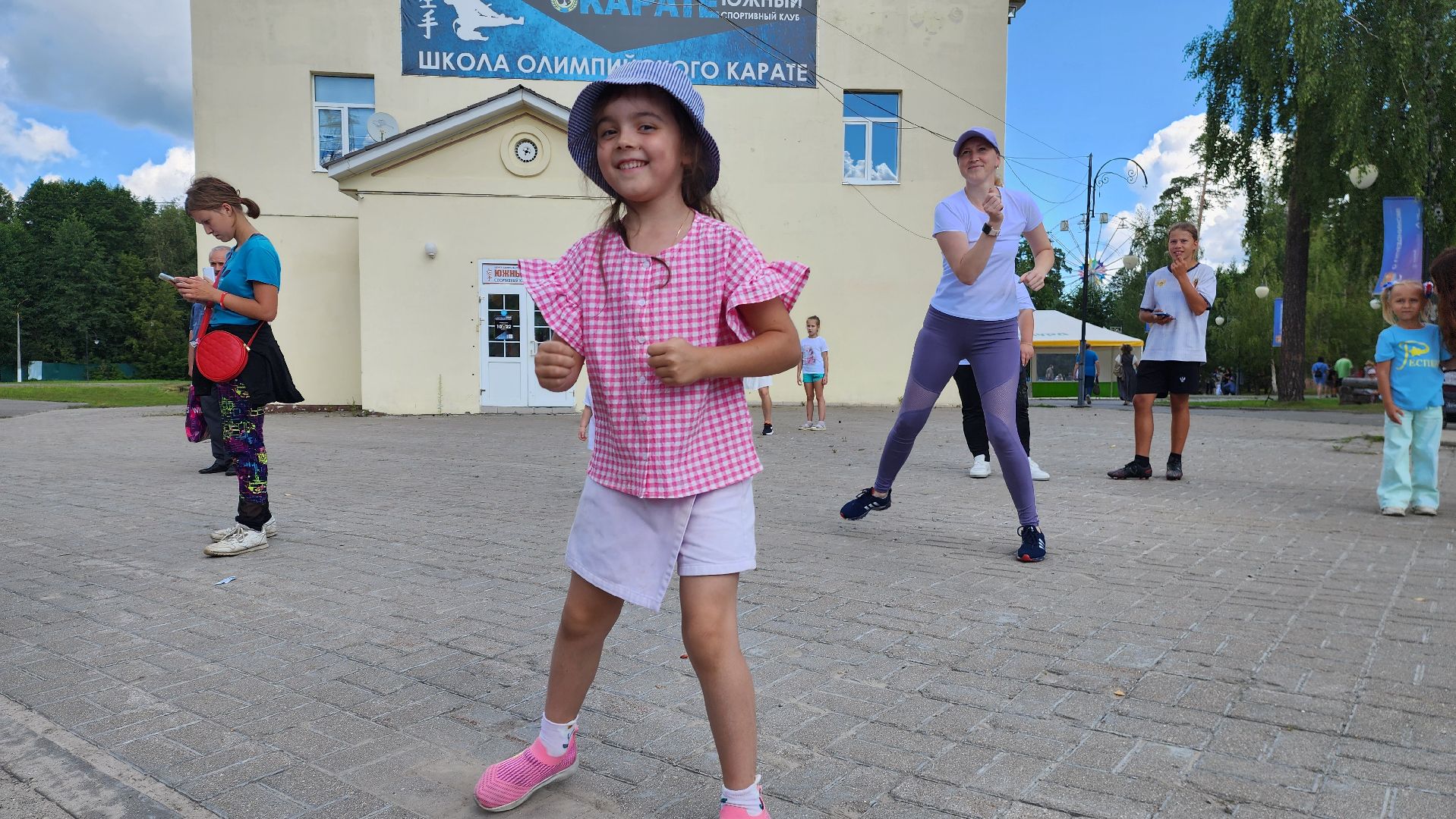 зумба, шатура, мастер-класс по зумба, культурная шатура, день физкультурника,вертикалки, вертикальное видео,