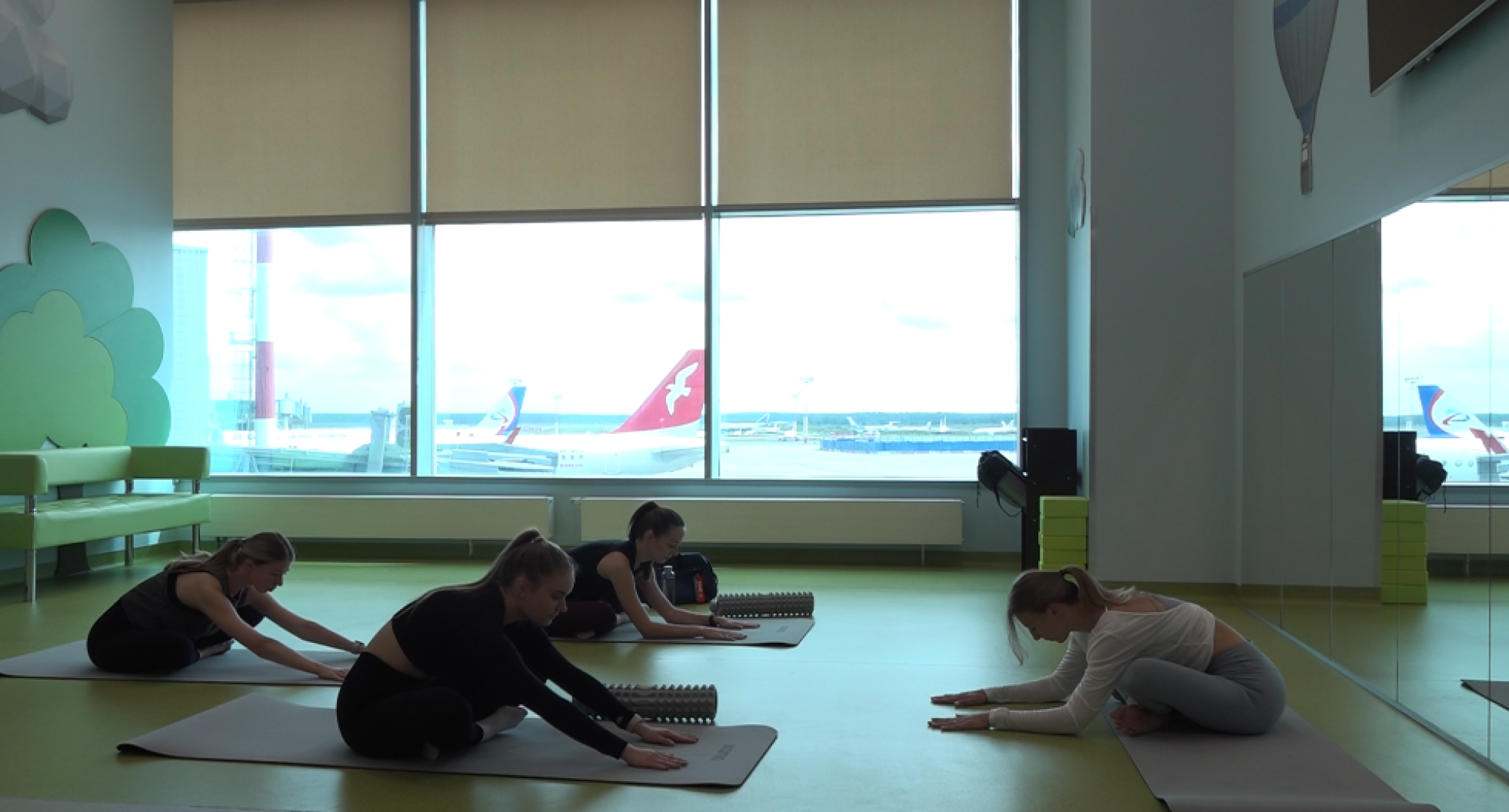 йога, аэропорт Домодедово, пассажирский терминал,