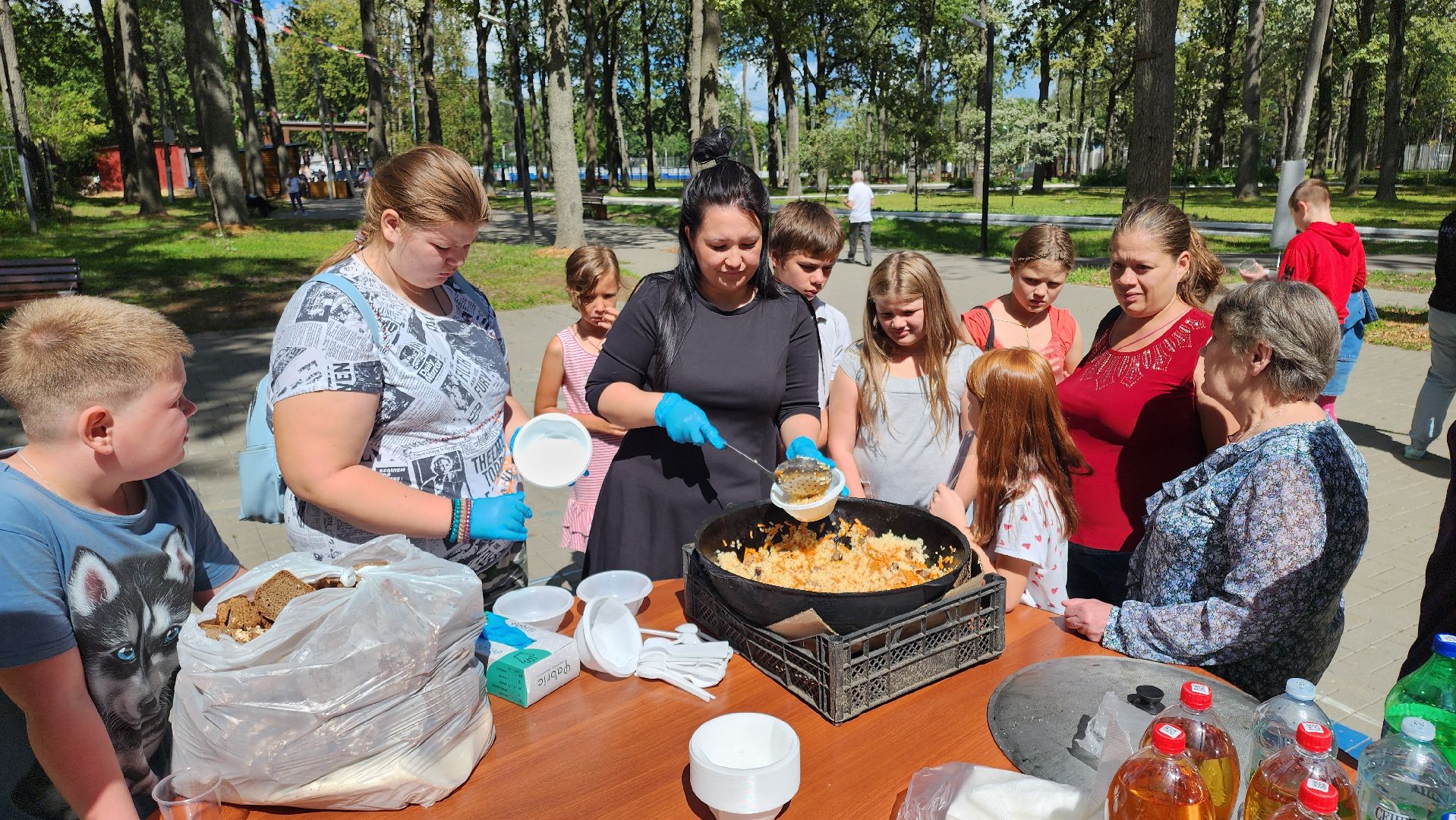 кашира, ожерелье, благотворительная ярмарка, школьная форма, многодетные семьи,