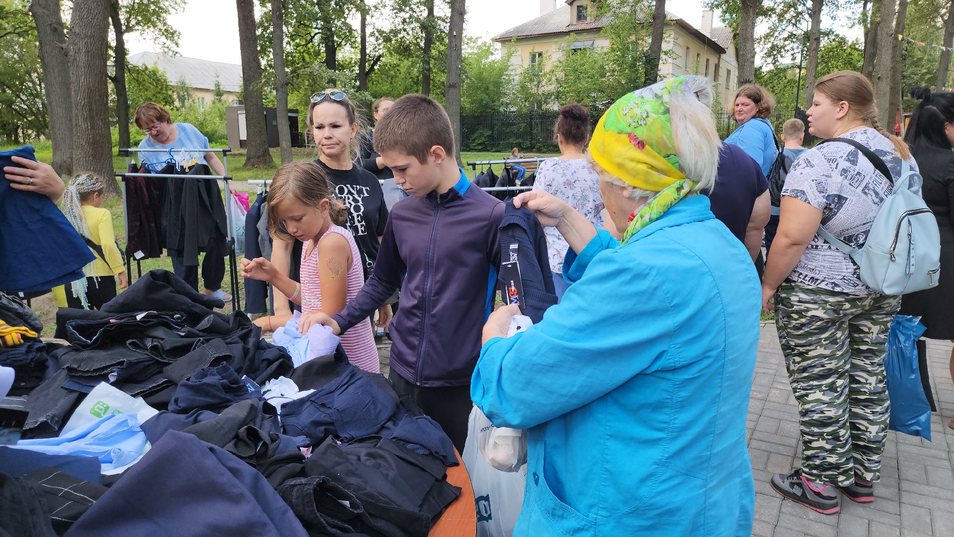 кашира, ожерелье, благотворительная ярмарка, школьная форма, многодетные семьи,