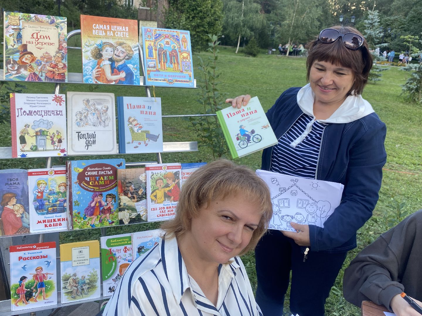 праздник двора, цветной бульвар власиха, благоустройство территории, чествование юбиляров, клумбы у домов,