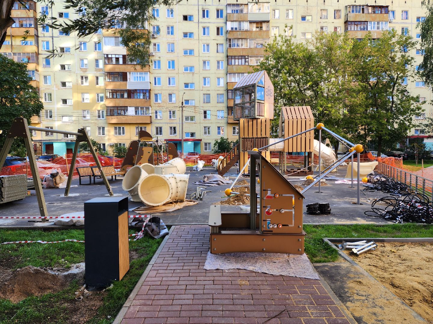 раменское, благоустройство, детская площадка на Гурьева 9,