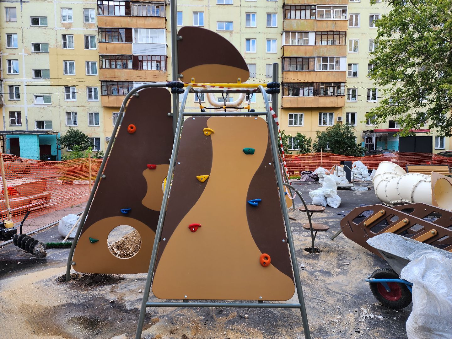 раменское, благоустройство, детская площадка на Гурьева 9,