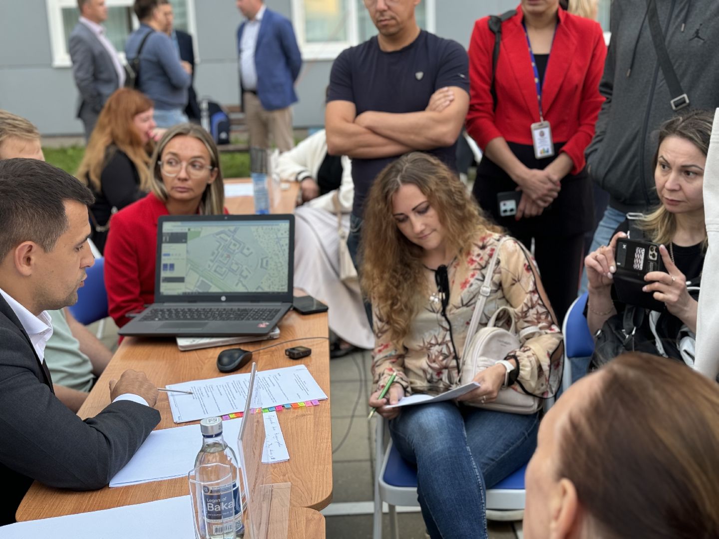 выездная администрация, глава ленинского городского округа, реконструкция детской площадки, жители ленинского округа,