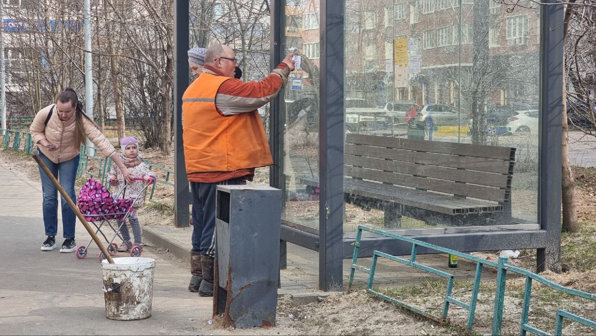 уборка, мытье остановок, Дзержинский, ЖКХ