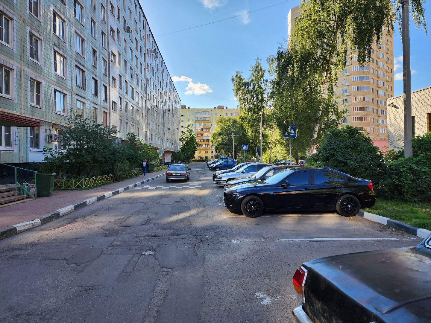 раменское, дороги, новые дорожные знаки у дома 19 на улице красноармейской,